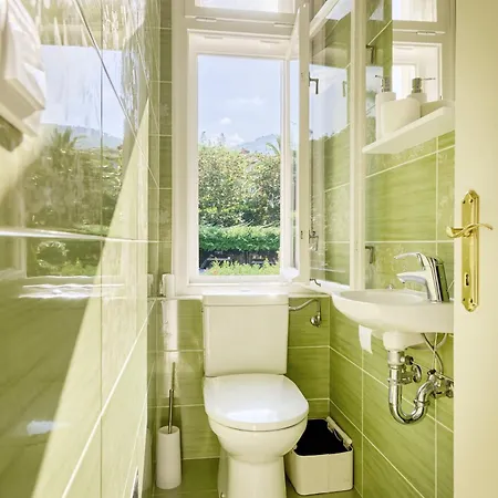 Leona Authentic Beachfront 2br