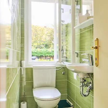 Leona Authentic Beachfront 2br Опатия