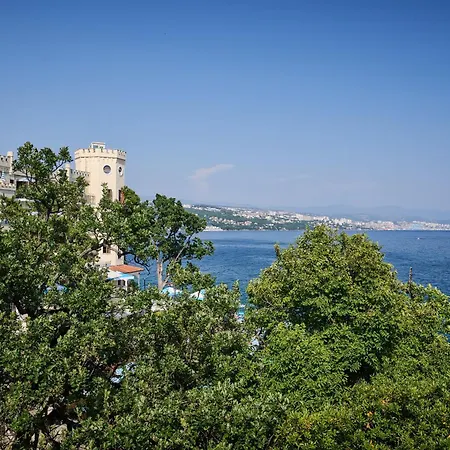 Apartamento Leona Authentic Beachfront 2br Opatija