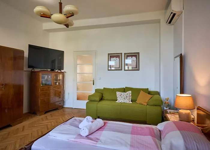 Daire Leona Authentic Beachfront 2br By Irundo