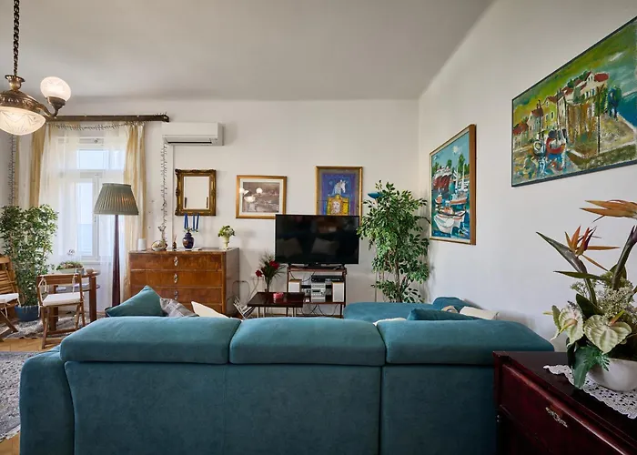 Daire Leona Authentic Beachfront 2br By Irundo